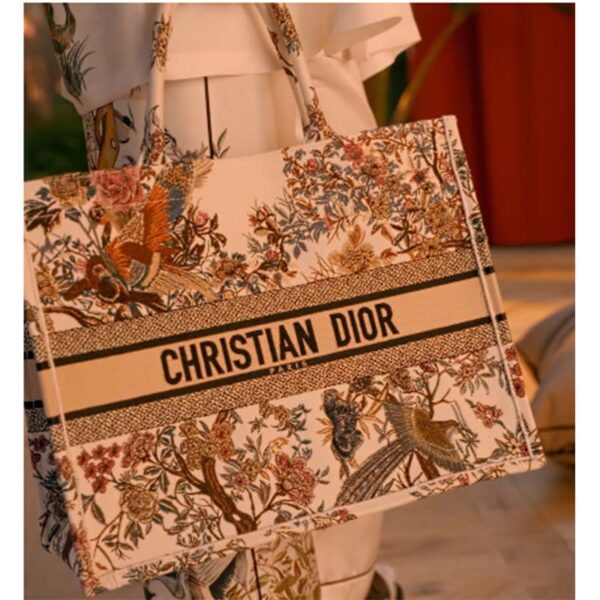 Dior Women CD Large Book Tote Ecru Multicolor Jardin D’Hiver Embroidery (3)