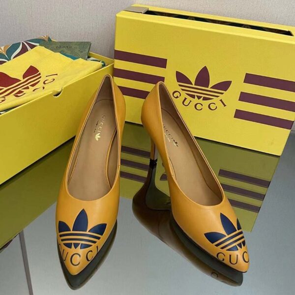 Gucci Women Adidas x Gucci Trefoil Pump Yellow Leather Blue Trefoil Print 9 Cm Heel (1)