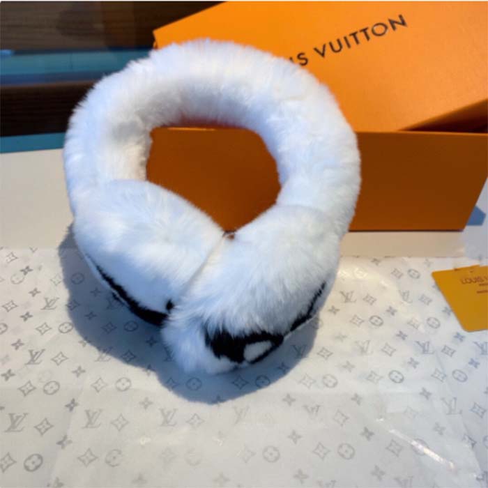 Chanel CC Women Earmuffs Ear Protectors White Black Wool Winter Sports-White