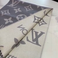 Louis Vuitton LV Unisex Essential Scarf Grey Wool Jacquard Weave Monogram Pattern (10)