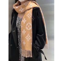 Louis Vuitton LV Unisex Essential Scarf Sandy Wool Contrasting Monogram Motif Signature (5)