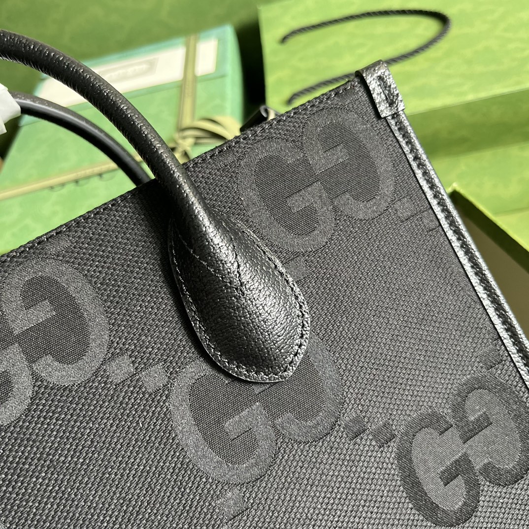 Gucci Unisex Jumbo GG Tote Bag Black Jumbo GG Canvas Hook Closure (10)