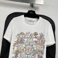 Dior Women CD T-Shirt White Cotton Linen Jersey Multicolor Étoile De Voyage Motif (5)