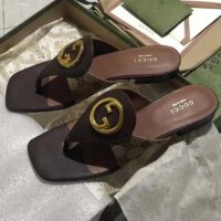 Gucci Women GG Blondie Thong Sandal Beige Ebony GG Supreme Canvas (7)