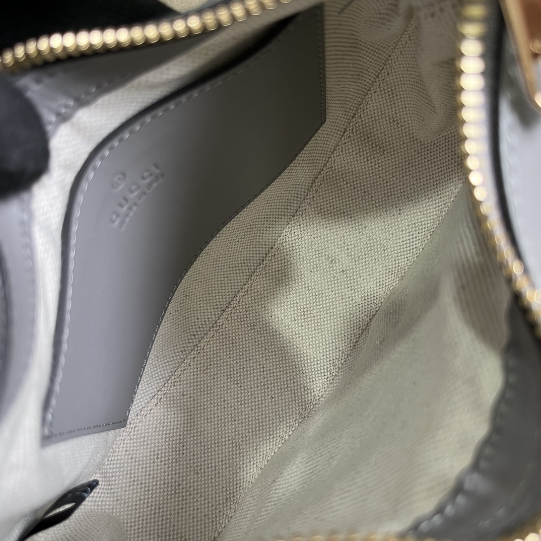 Gucci Women GG Matelassé Mini Bag Grey GG Matelassé Leather Double G (4)