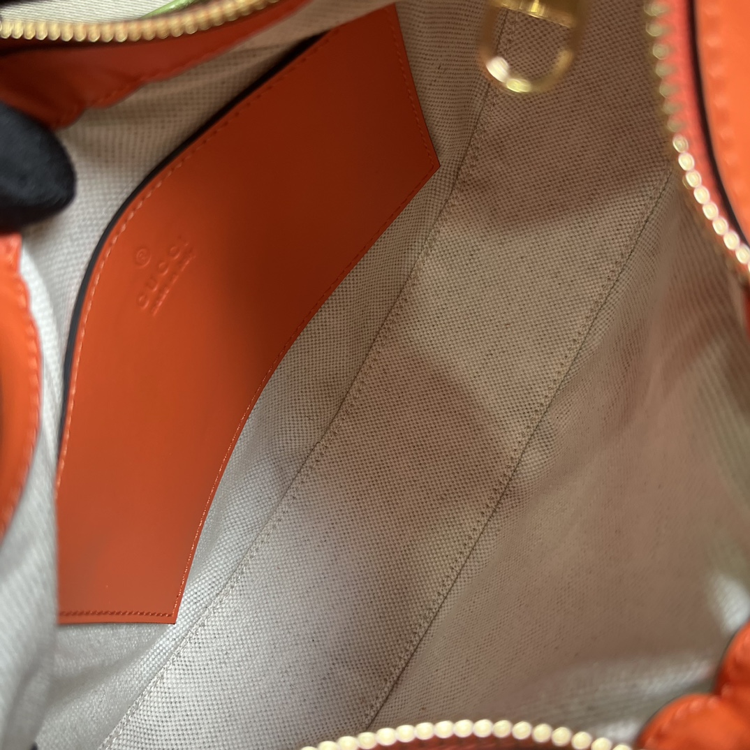 Gucci Women GG Matelassé Small Shoulder Bag Orange Double G Zip Closure (10)