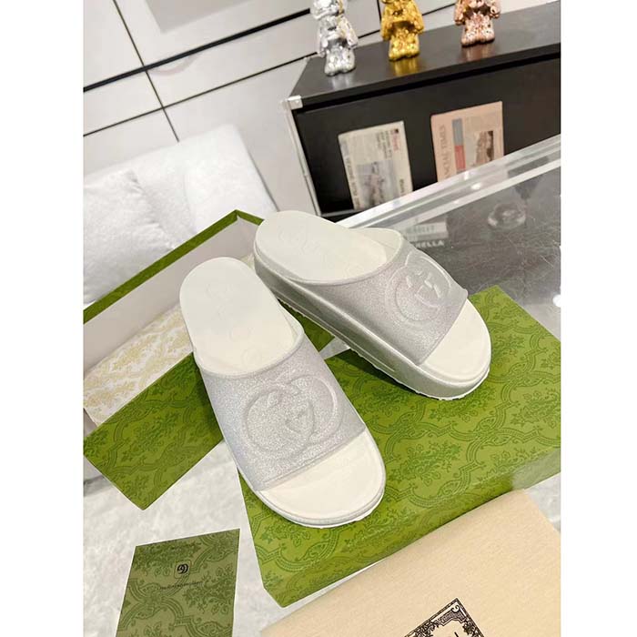 Gucci Unisex GG Interlocking G Slide Sandal Metallic Silver Rubber Low 4.3 CM Heel (1)