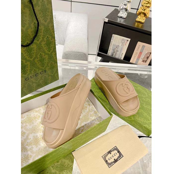 Gucci Unisex Interlocking G Slide Sandal Brown GG Rubber Low 4.3 CM Heel (10)