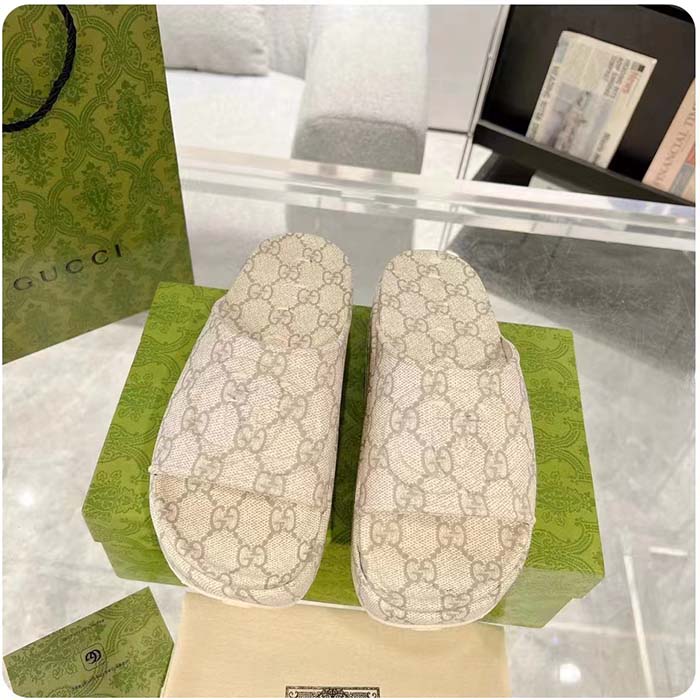 Gucci Unisex Slide Sandal Interlocking G Beige Ebony GG Rubber Low Heel (8)