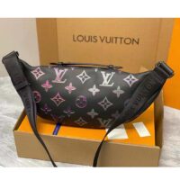 Louis Vuitton LV Unisex Comet Bumbag Black Borealis Calf Leather Cowhide Double Zip (9)