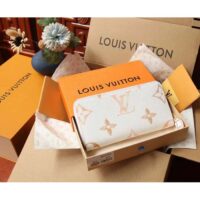 Louis Vuitton LV Unisex Zippy Wallet Beige Monogram Coated Canvas Zip Closure (4)