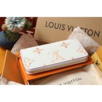 Louis Vuitton LV Unisex Zippy Wallet Beige Monogram Coated Canvas Zip Closure (4)