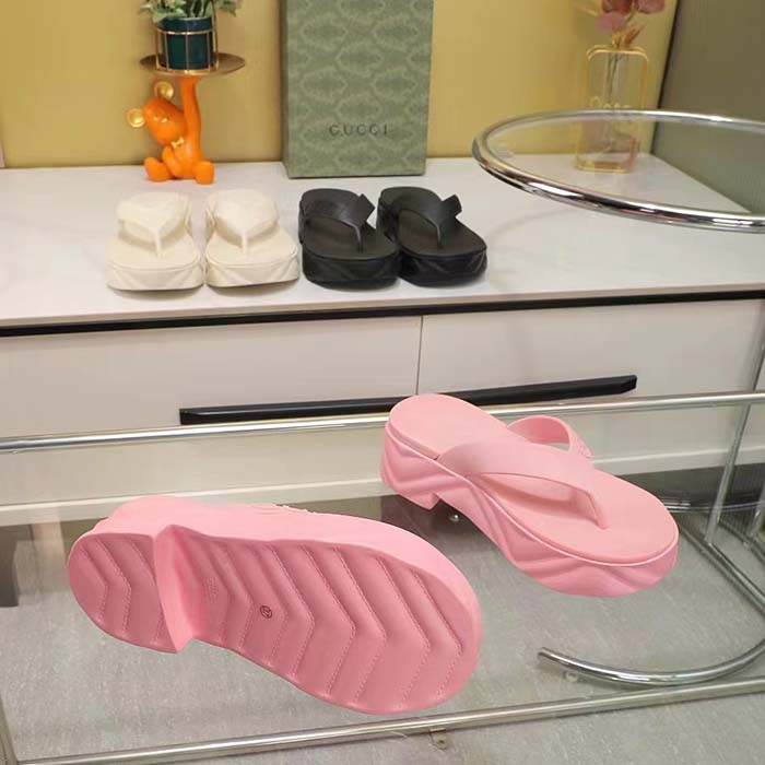 Gucci Women GG Thong Platform Slide Sandal Pink Rubber Mid 5 CM Heel (4)