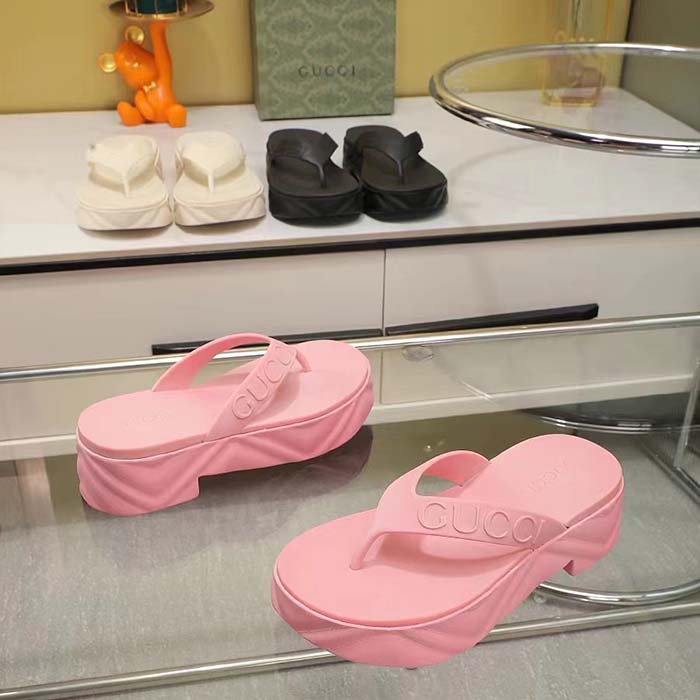 Gucci Women GG Thong Platform Slide Sandal Pink Rubber Mid 5 CM Heel (9)