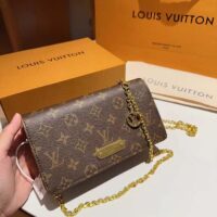 Louis Vuitton LV Women Wallet On Chain Lily Monogram Coated Canvas Flap Closure (10)