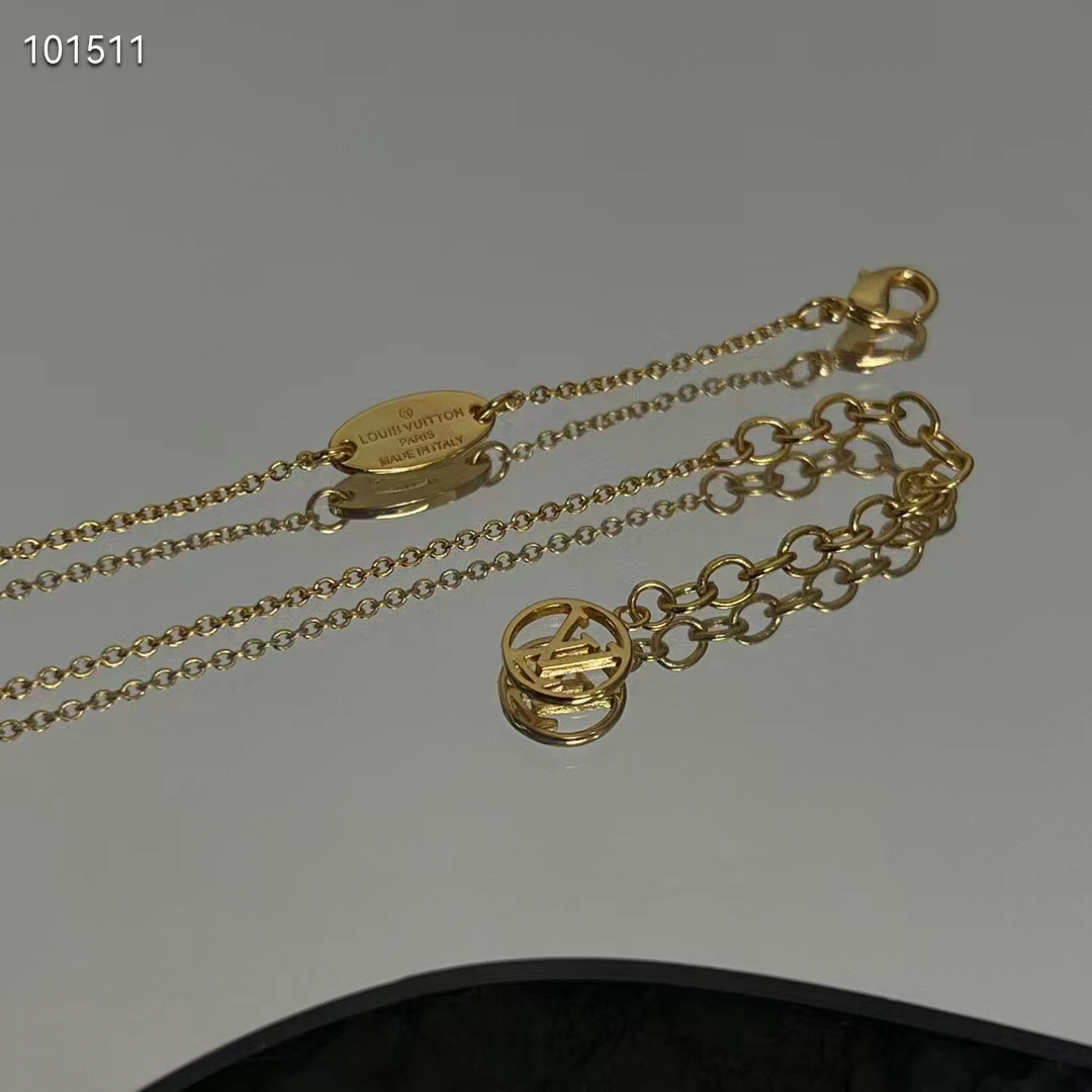Louis Vuitton Unisex LV Volt One Pendant Yellow Gold 36 Diamonds 0.16 CT (5)