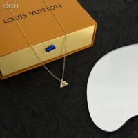 Louis Vuitton Unisex LV Volt One Pendant Yellow Gold 36 Diamonds 0.16 CT (3)