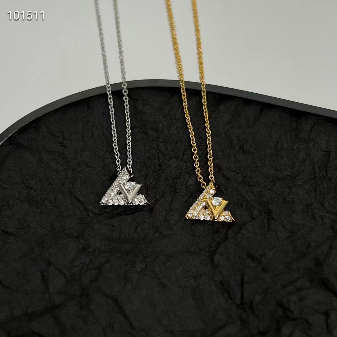 Louis Vuitton Unisex LV Volt One Pendant Yellow Gold 36 Diamonds 0.16 CT (9)