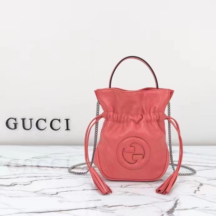 Gucci Unisex GG Blondie Mini Bucket Bag Pink Leather Round Interlocking G (2)