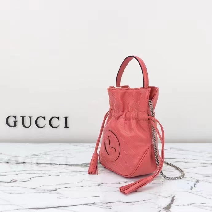 Gucci Unisex GG Blondie Mini Bucket Bag Pink Leather Round Interlocking G (4)