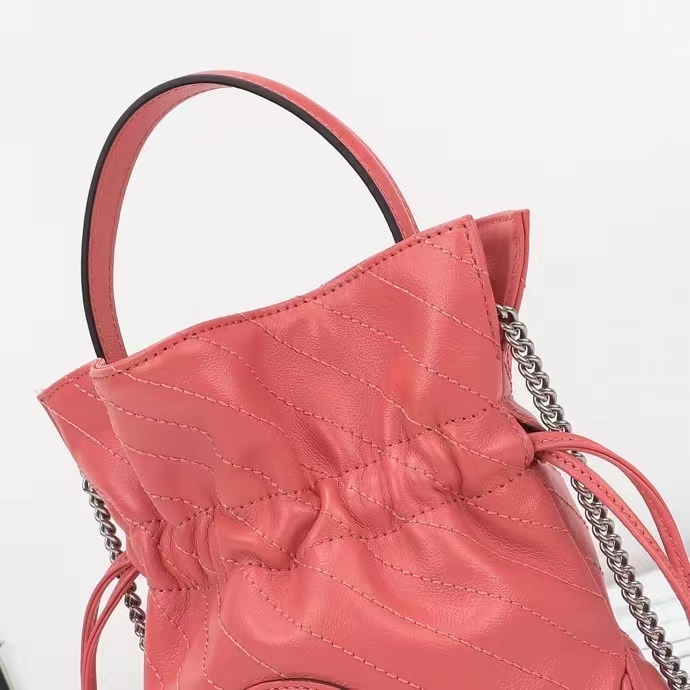 Gucci Unisex GG Blondie Mini Bucket Bag Pink Leather Round Interlocking G (8)