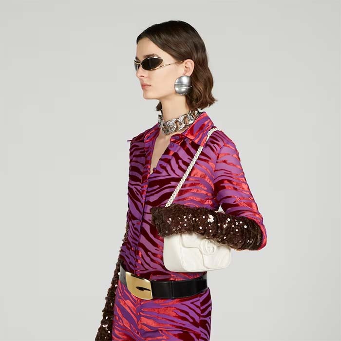 Gucci Women GG Marmont Matelassé Mini Shoulder Bag White Chevron Leather Double G (3)