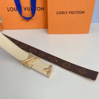 Louis Vuitton Unisex LV Pretty LV 30 MM Reversible Belt Monogram Canvas Quartz Leather (2)