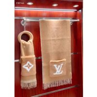 Louis Vuitton Unisex LV Cosy Mink Fur Collection Scarf Cashmere Beige Jacquard Initials Monogram Flowers (5)