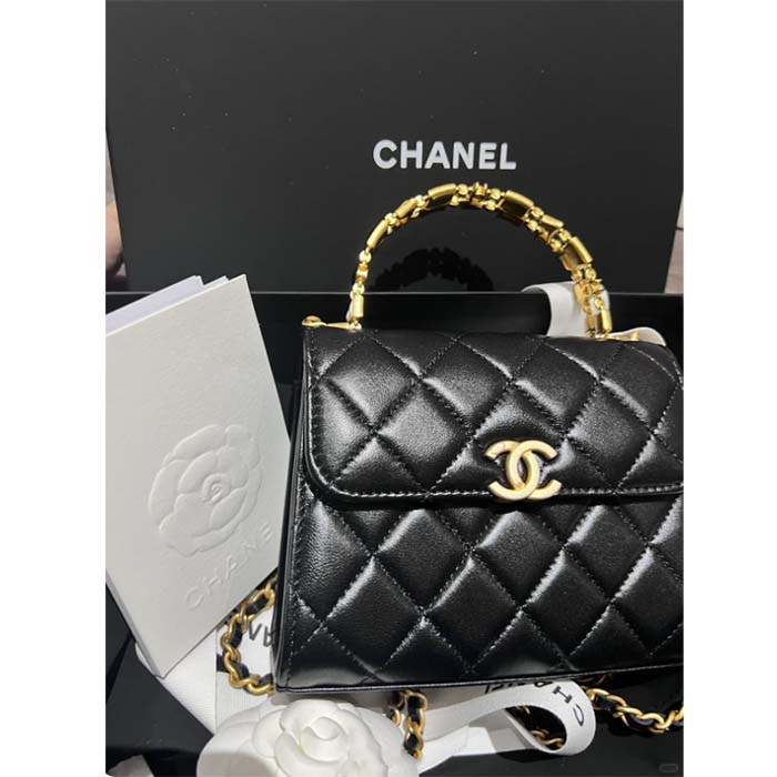 Chanel Women Kelly 22 Flap Bag in Calfskin Leather-Black (2)
