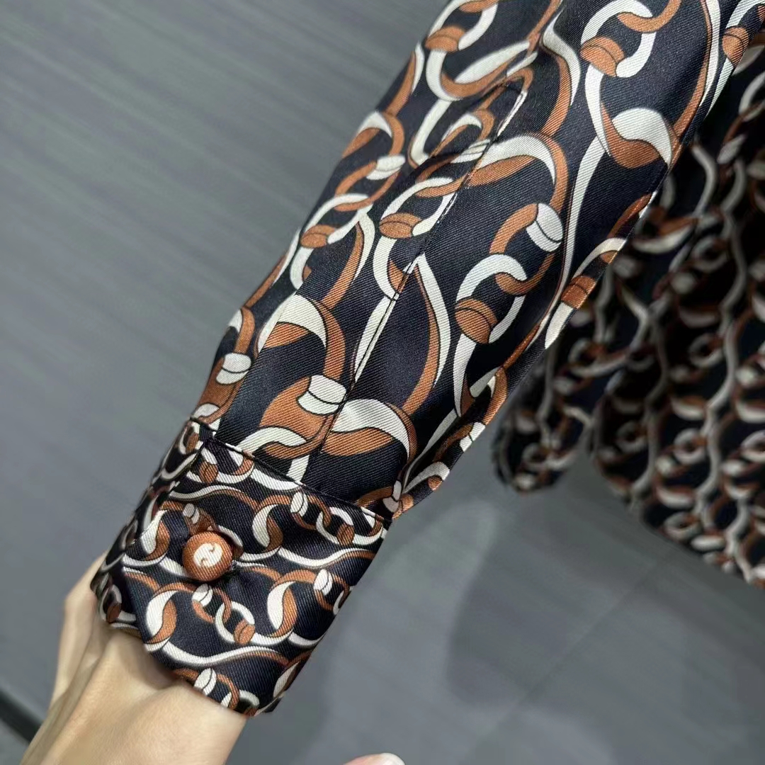 Gucci GG Women Interlocking G Chain Print Silk Shirt Point Collar Long Sleeves (1)