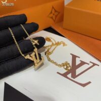 Louis Vuitton Women LV Iconic Pearls Necklace Pearl-Encrusted LV Initials Monogram Flower Charms (5)