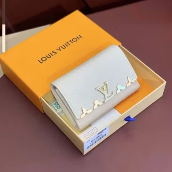 Louis Vuitton LV Unisex Capucines Compact Wallet-White M11363