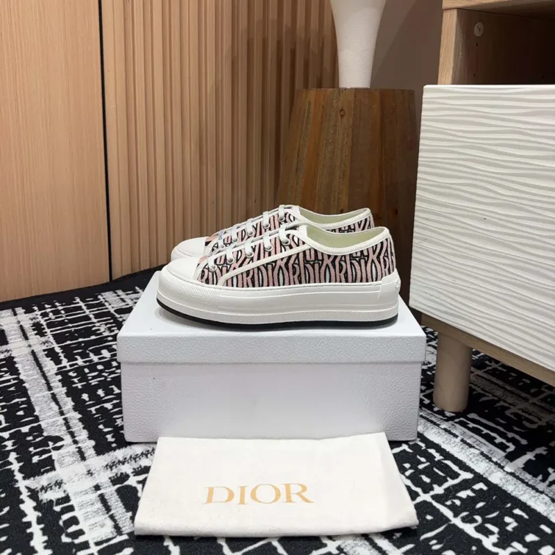 Dior Women Walk’n’Dior Platform Sneaker Embroidered Cotton-Pink