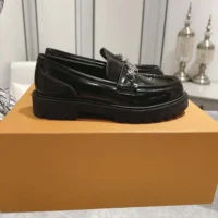 Louis Vuitton LV Women District Flat Loafer-Black 1AGXI3