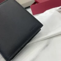 Gucci Unisex GG Emblem Bi Fold Embossed Wallet-Black