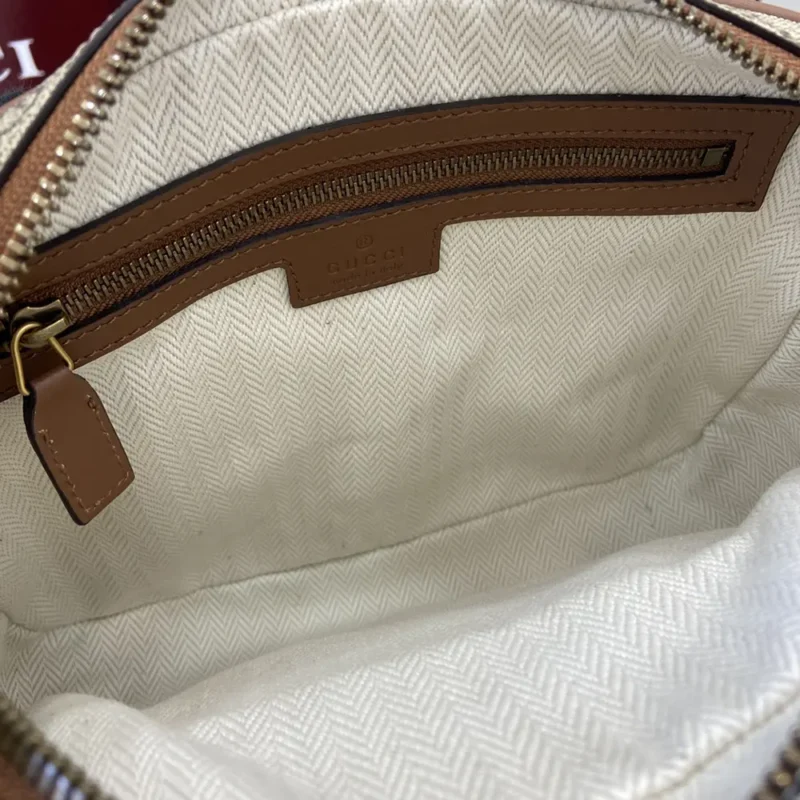 Gucci Unisex GG Emblem Medium Crossbody Bag 821160FAED39786
