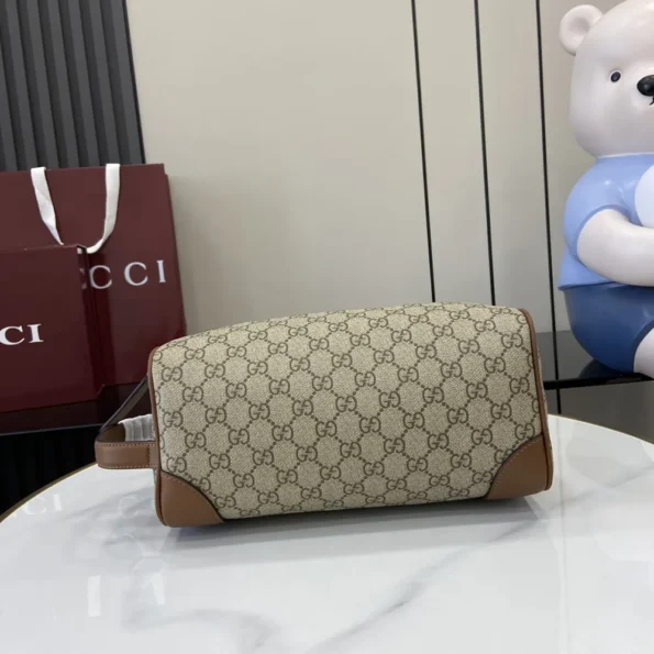 Gucci Unisex GG Emblem Medium Toiletry Case-Brown 821163FAED09786
