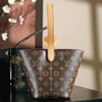 Louis Vuitton LV Women All In BB in Cowhide-leather Trim-M12925