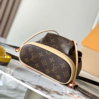 Louis Vuitton LV Women Montsouris Mini in Natural cowhide-leather Trim M11199