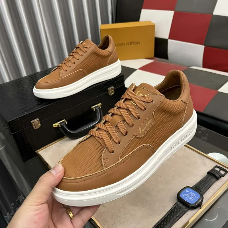 Louis Vuitton Men Beverly Hills Sneaker-Moka Brown 1AD9UI