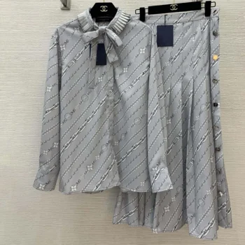 Louis Vuitton Women Pleated Collar Chain Print Shirt 1AGOAX