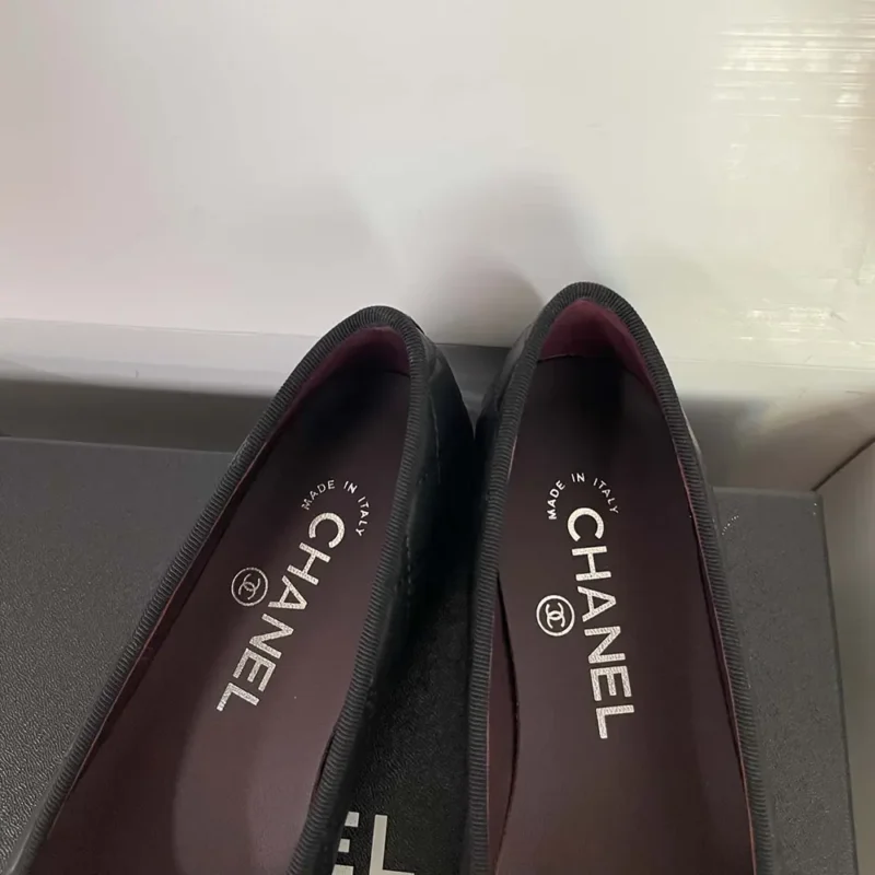 Chanel Women Ballet Flats Aged Calfskin-Black G26250