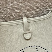 Hermes Women Evelyne 16 Amazone in Clemence Leather-Beige