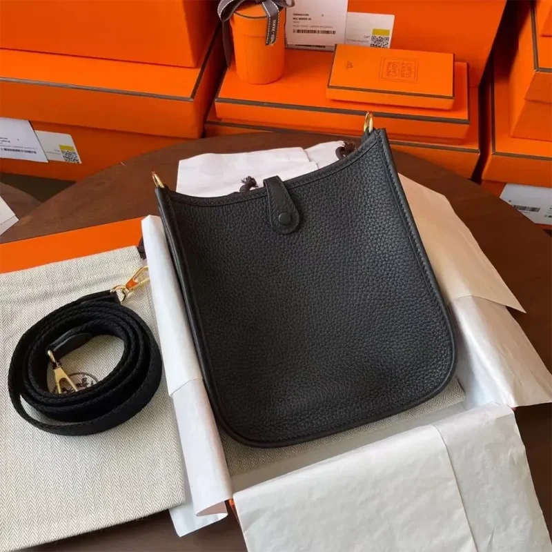 Hermes Women Evelyne 16 Amazone in Clemence Leather-Black/Gold