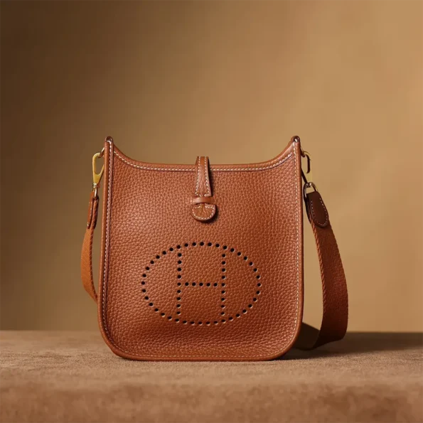 Hermes Women Evelyne 16 Amazone in Clemence Leather-Brown