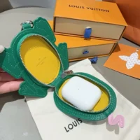 Louis Vuitton LV Women LV Frog Bag Charm-Borneo Green M02238