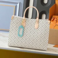 Louis Vuitton LV Women Onthego PM H27 M15138