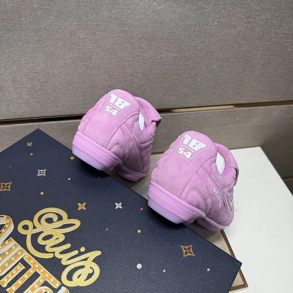 Louis Vuitton Unisex LV Footprint Soccer-Pink 1AHTYE (10) Louis Vuitton Unisex LV Footprint Soccer-Pink 1AHTYE