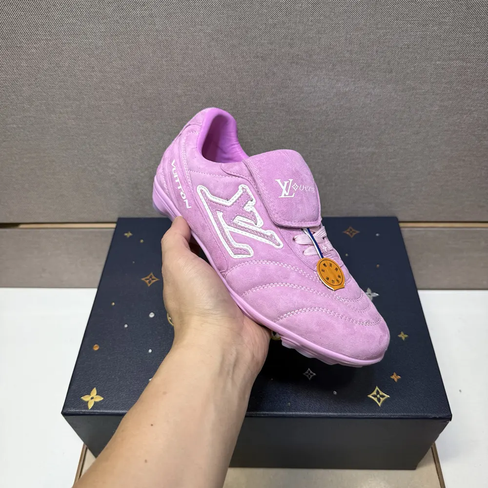 Louis Vuitton Unisex LV Footprint Soccer-Pink 1AHTYE (7) Louis Vuitton Unisex LV Footprint Soccer-Pink 1AHTYE