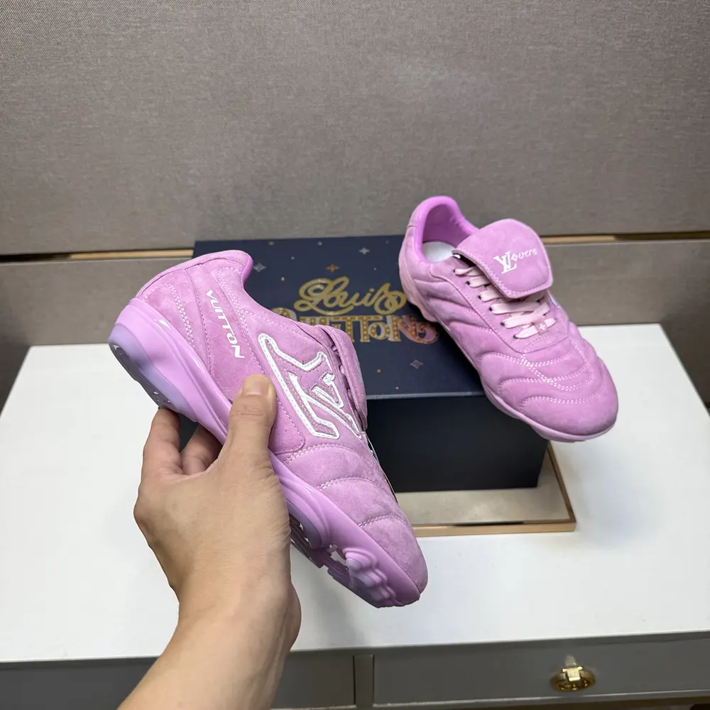 Louis Vuitton Unisex LV Footprint Soccer-Pink 1AHTYE (8) Louis Vuitton Unisex LV Footprint Soccer-Pink 1AHTYE